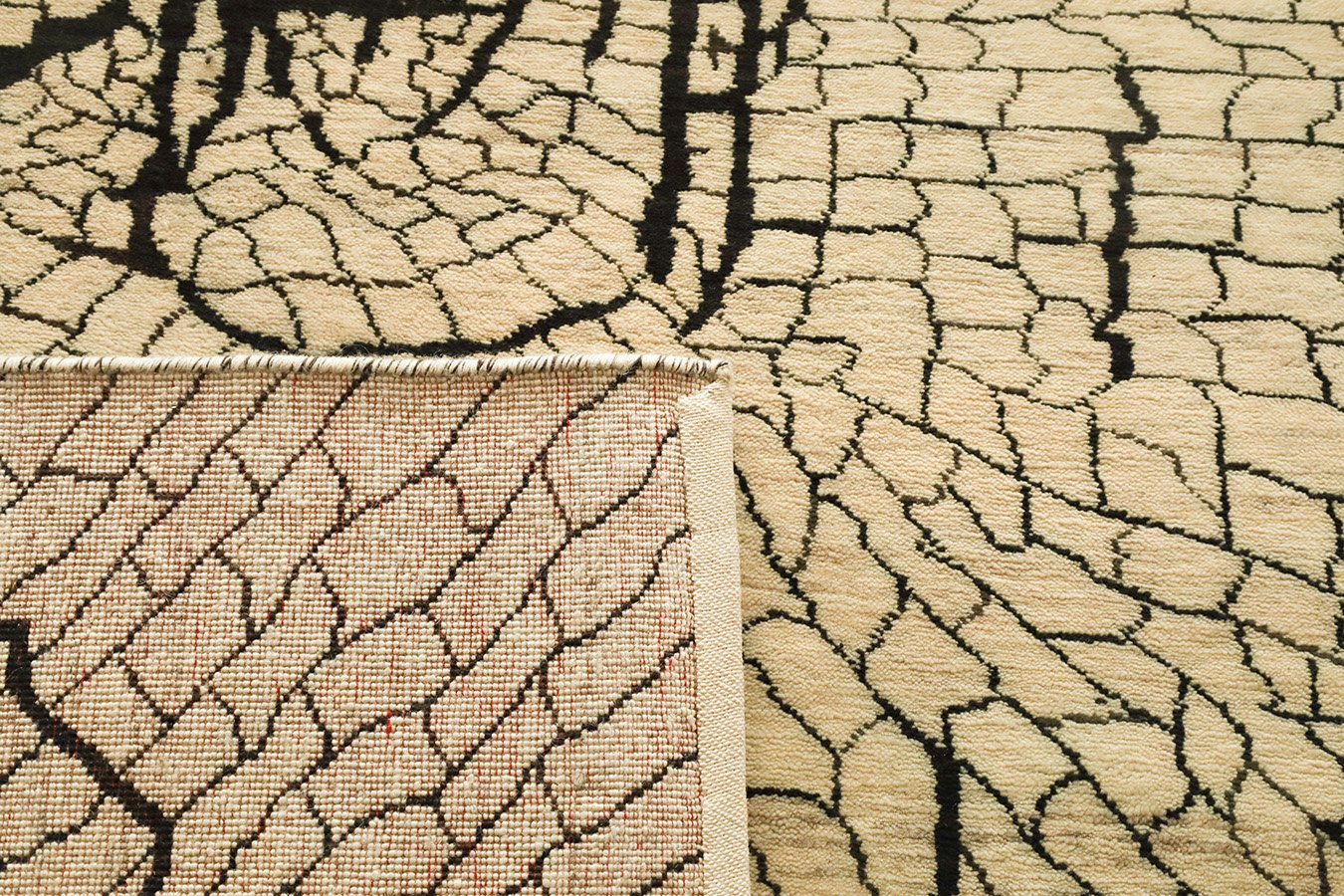 Alfombra moderna de color crema fina hecha a mano de 4'x6'