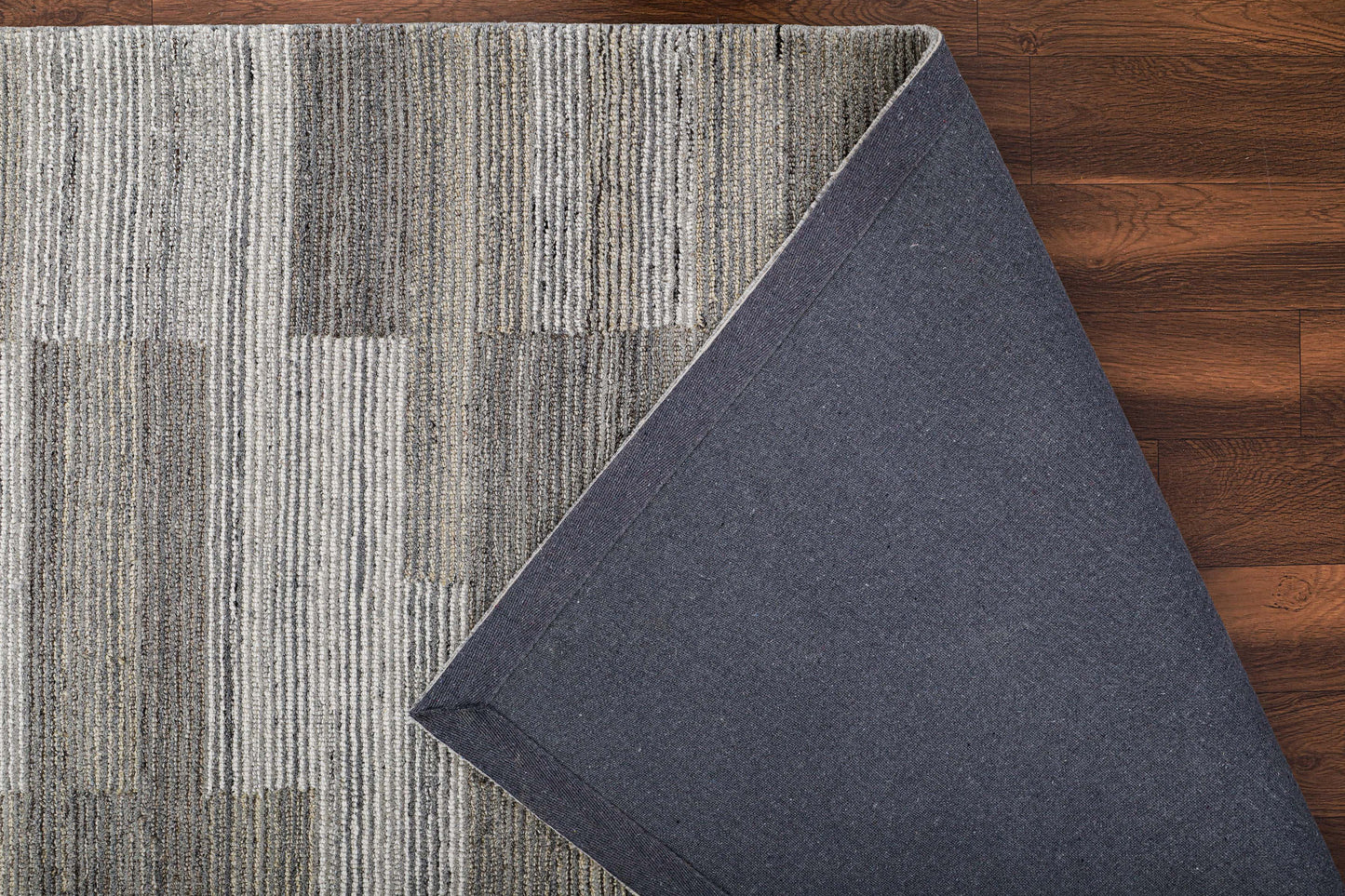 Alfombra natural sin teñir hecha a mano Stria