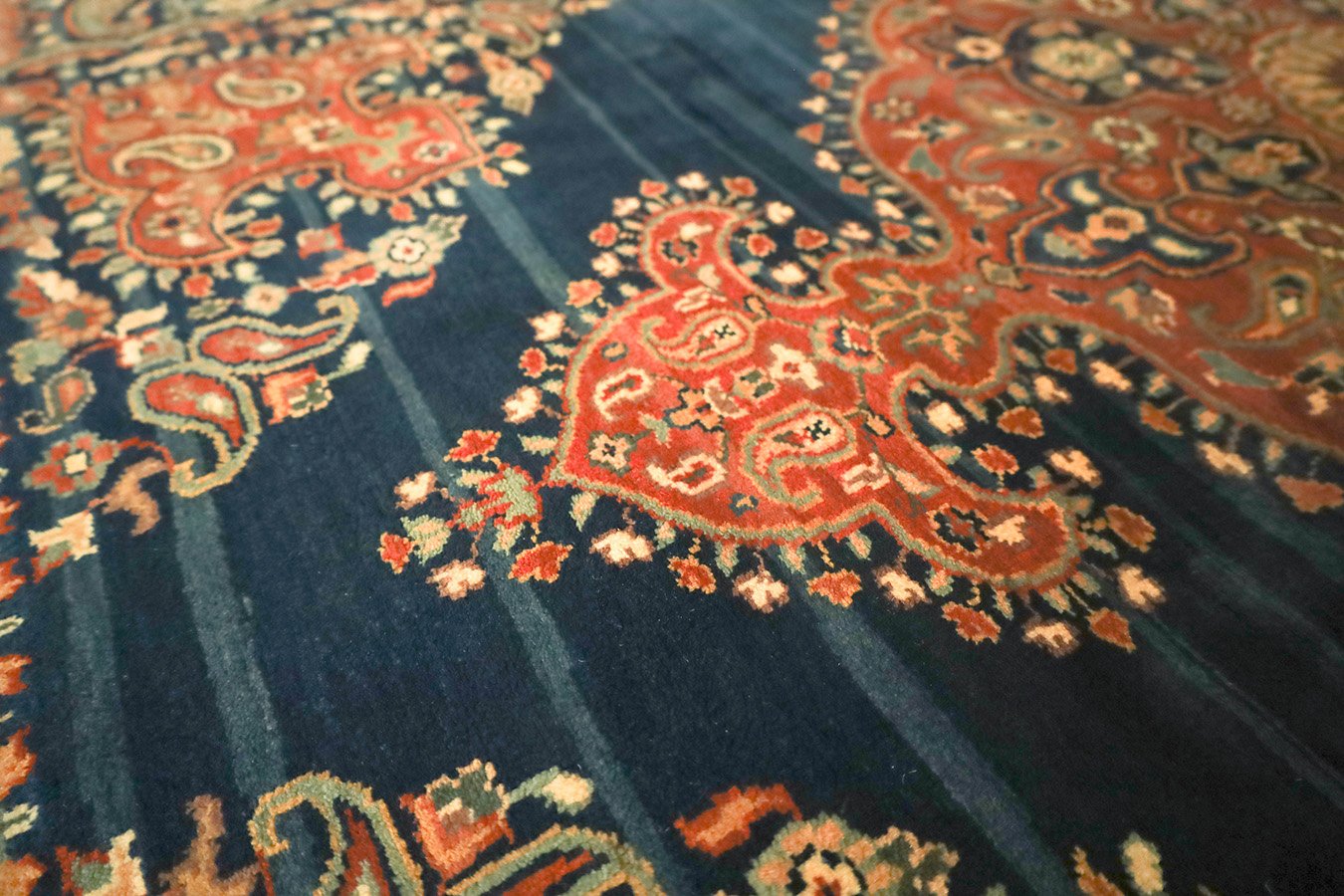Alfombra fina azul Noor Jahan, teñida con vegetales, hecha a mano, de 1,43 m x 2,00 m