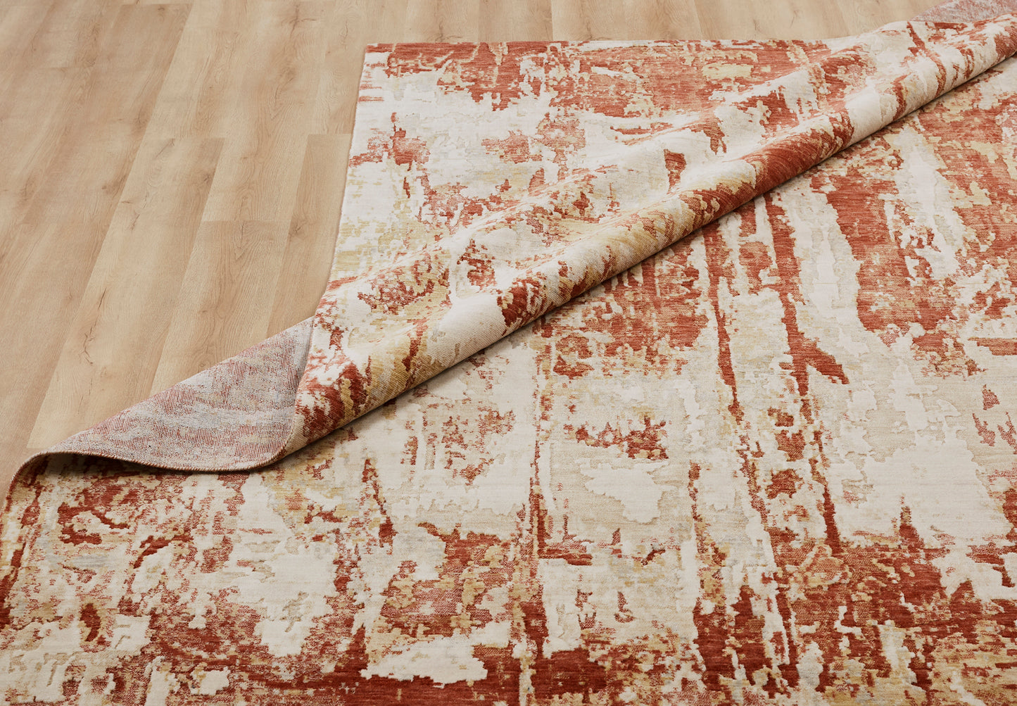 سجادة صوفية من Ventura VN1397 بدرجات اللون الصدئ الرملي